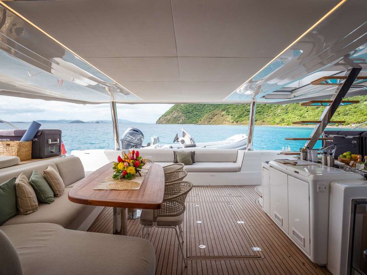 SEAHOME II Lagoon Sixty 5 - aft deck SEAHOME II Lagoon Sixty 5 - aft deck
