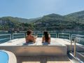 LADY B De Birs 85 - flybridge bronzing area LADY B De Birs 85 - flybridge bronzing area