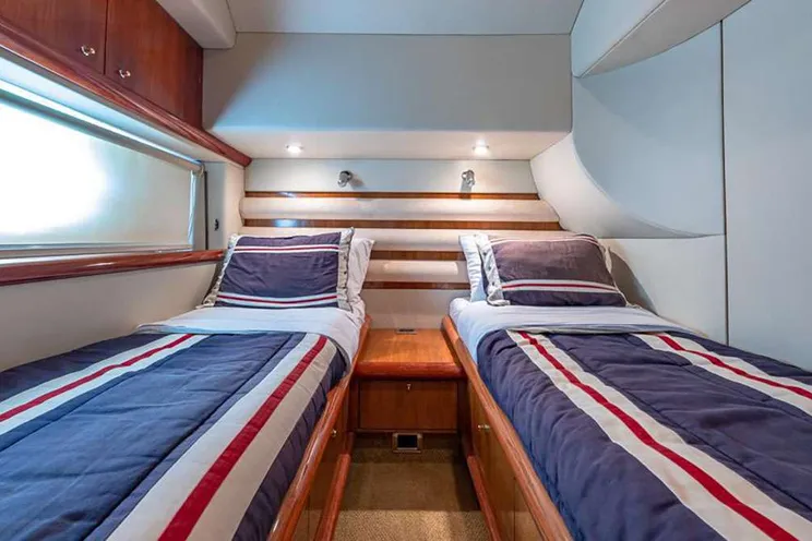 Charter Yacht GIULI - Sunseeker Manhattan 74 - 3 Cabins - Nassau - Exumas - Bahamas