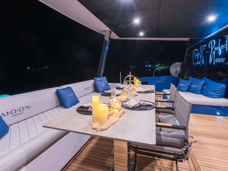 PERFECT MOON Moon 6TY - aft deck PERFECT MOON Moon 6TY - aft deck