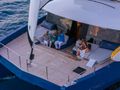 PERFECT MOON Moon 6TY - foredeck lounge PERFECT MOON Moon 6TY - foredeck lounge