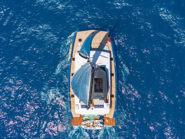 PERFECT MOON Moon 6TY - top aerial shot PERFECT MOON Moon 6TY - top aerial shot