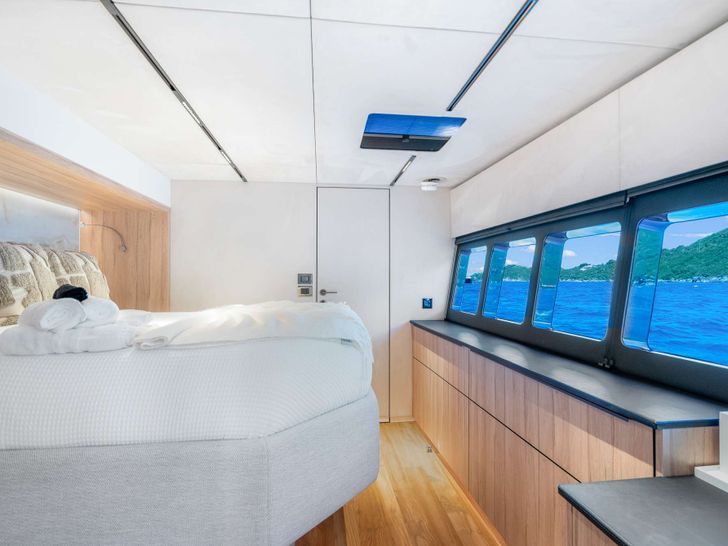 PERFECT MOON Moon 6TY - master cabin bed and view PERFECT MOON Moon 6TY - master cabin bed and view