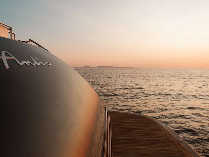 ANLIA Riva 85 Opera - side hull ANLIA Riva 85 Opera - side hull