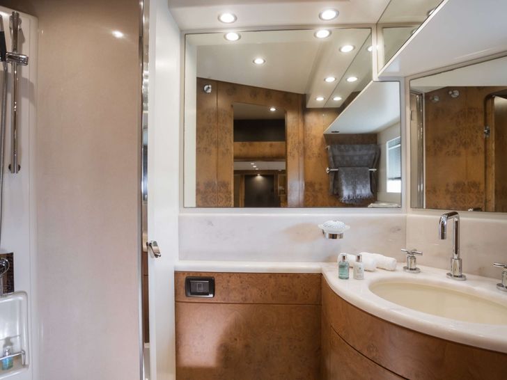 ANLIA Riva 85 Opera - VIP cabin bathroom ANLIA Riva 85 Opera - VIP cabin bathroom