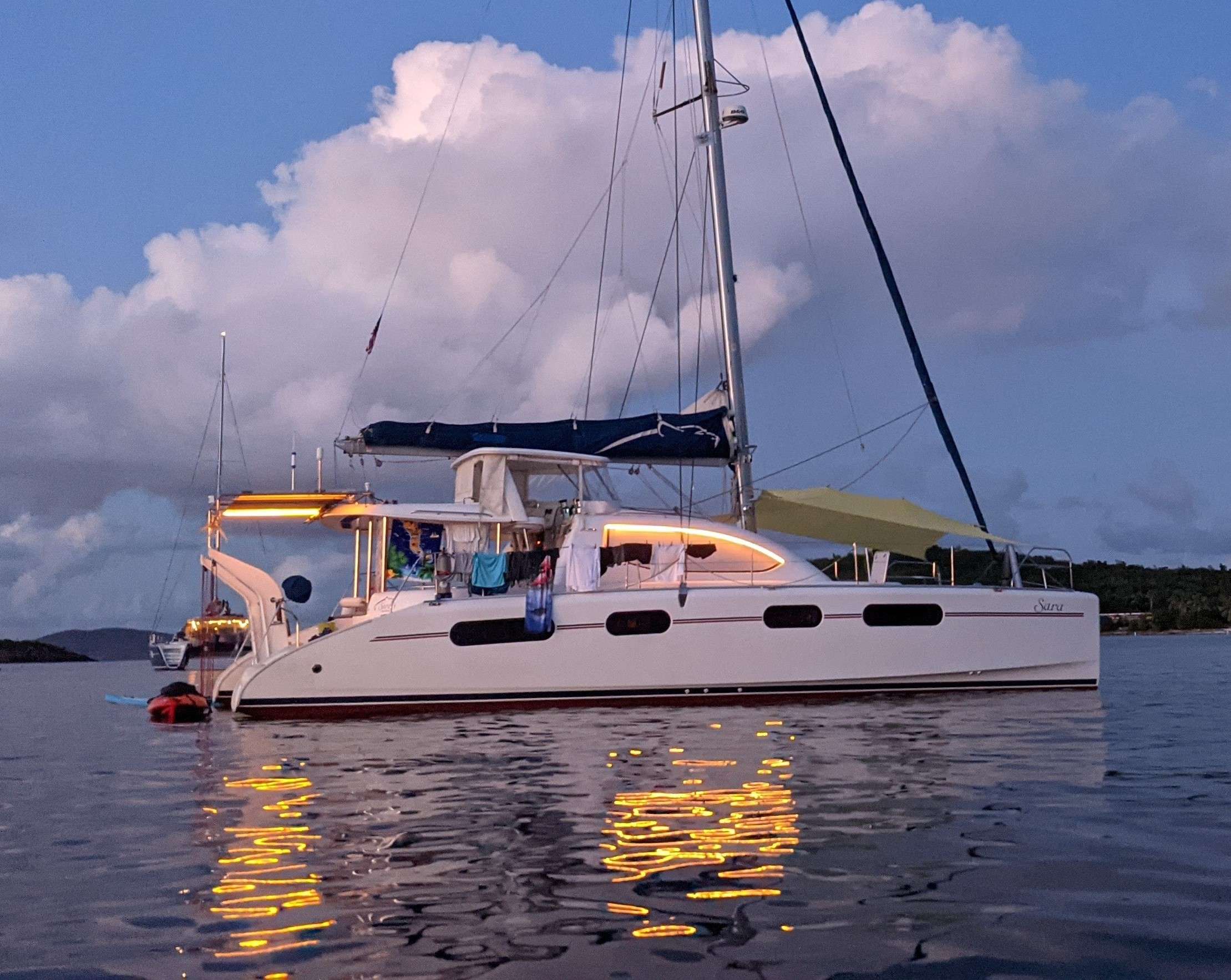 SARA Leopard 46 - side profile