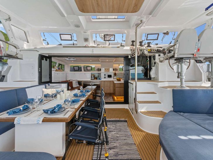 WONDERWAY Royal 53 - aft deck WONDERWAY Royal 53 - aft deck