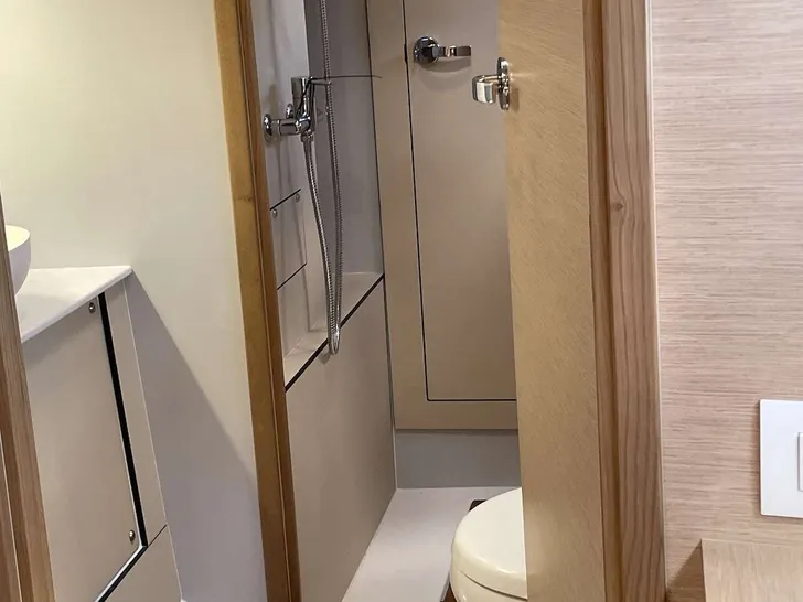 NEPTUNE'S ESCAPE Neel 52 - master cabin bathroom NEPTUNE'S ESCAPE Neel 52 - master cabin bathroom