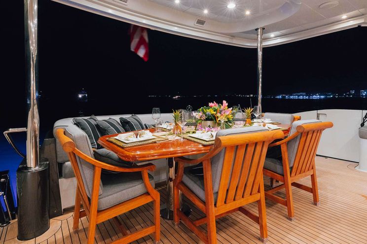 Charter Yacht TEMPTATION - Palmer Johnson 123 - 4 Cabins - Nassau - Exumas - Bahamas