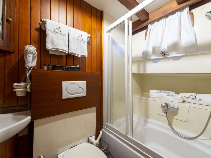 DERIYA DENIZ Custom Gulet 23m - cabin 1 bathroom DERIYA DENIZ Custom Gulet 23m - cabin 1 bathroom