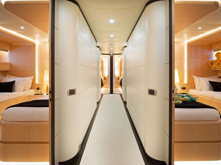 PAREAKI II Maiora 39DP - twin cabin hallway PAREAKI II Maiora 39DP - twin cabin hallway