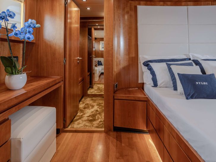 NYLEC Conam 75 Wide Body - VIP cabin NYLEC Conam 75 Wide Body - VIP cabin