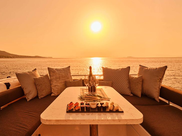 SAMELI Two Oceans 75 - wine party under the sunset SAMELI Two Oceans 75 - wine party under the sunset