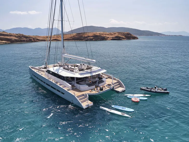 SAMELI Two Oceans 75 - anchored with water toys SAMELI Two Oceans 75 - anchored with water toys
