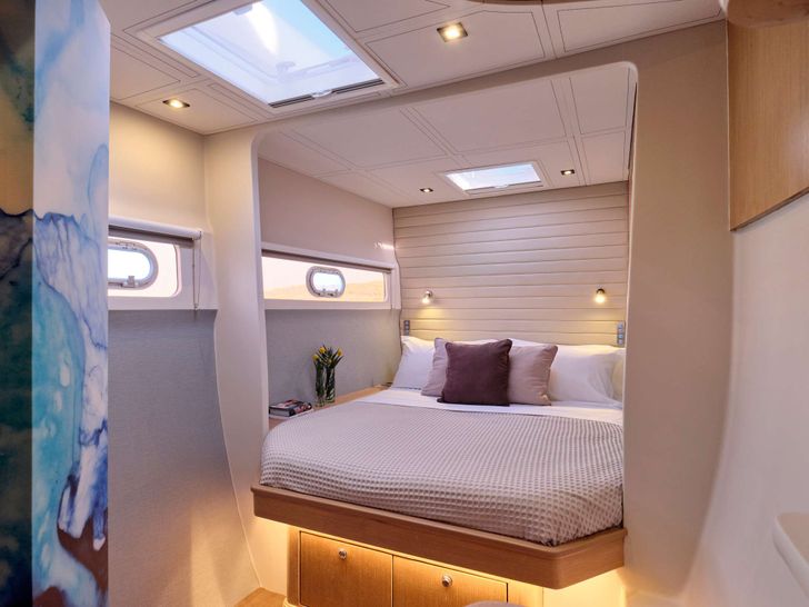 SAMELI Two Oceans 75 - master cabin SAMELI Two Oceans 75 - master cabin