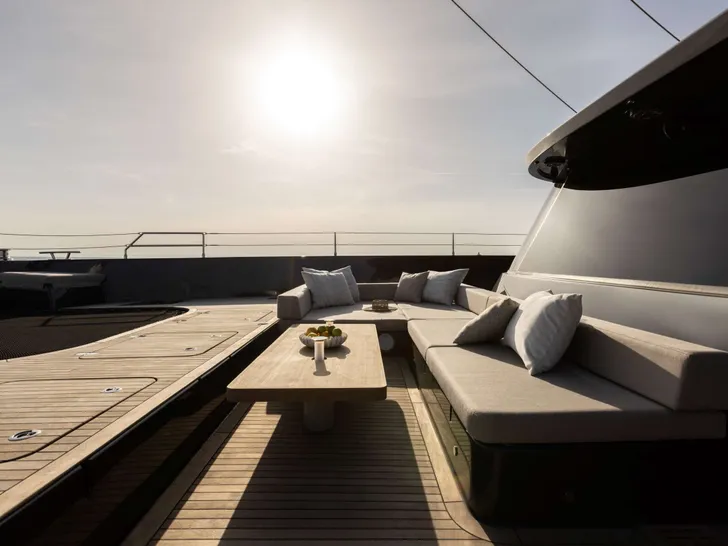 NALANI Sunreef 80 - foredeck lounge NALANI Sunreef 80 - foredeck lounge