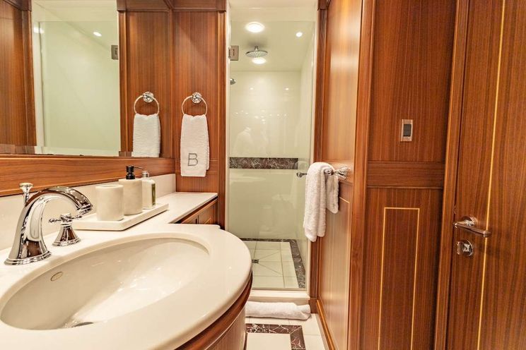 Charter Yacht BLACKSHEEP - Palmer Johnson 123 - 4 Cabins - Nassau - Exumas - Bahamas