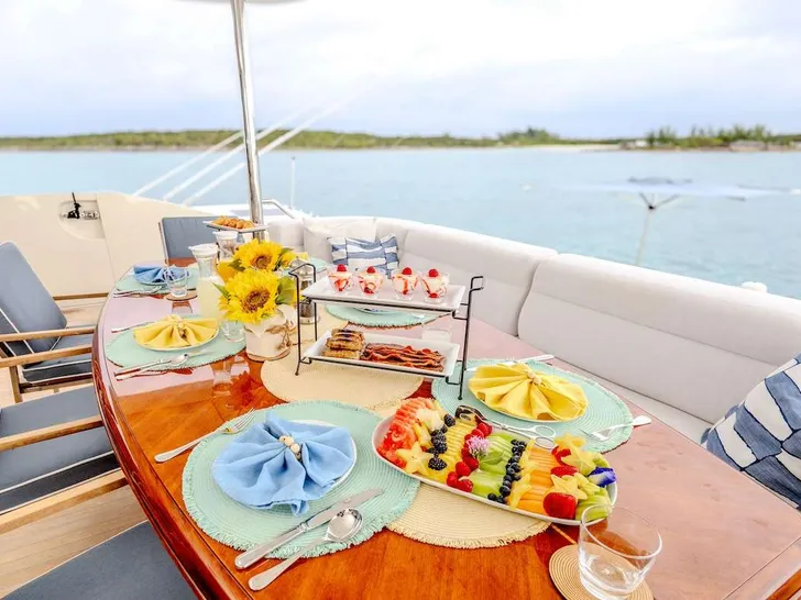 BLACKSHEEP Palmer Johnson 123 - aft alfresco dining area BLACKSHEEP Palmer Johnson 123 - aft alfresco dining area