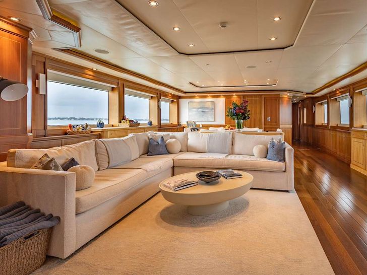 BLACKSHEEP Palmer Johnson 123 - main saloon BLACKSHEEP Palmer Johnson 123 - main saloon