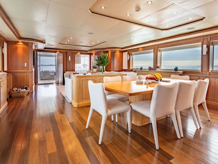 BLACKSHEEP Palmer Johnson 123 - main dining area BLACKSHEEP Palmer Johnson 123 - main dining area