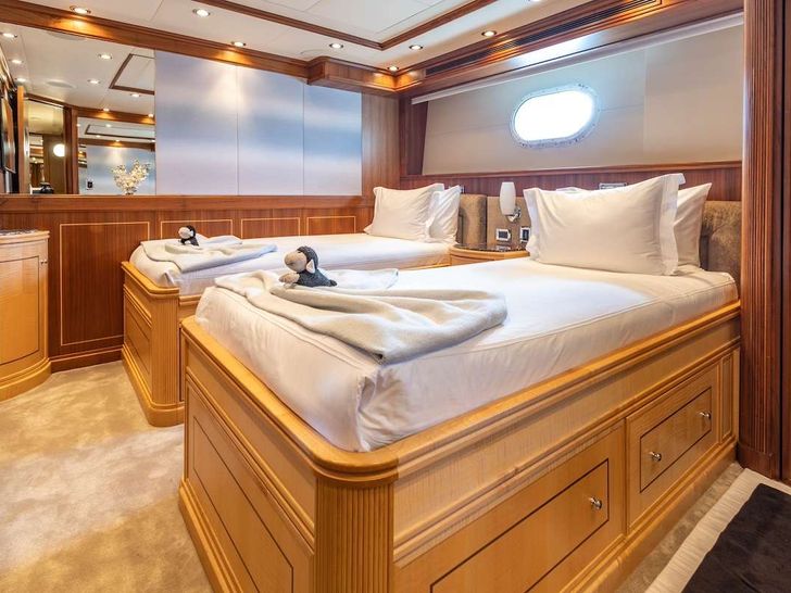 BLACKSHEEP Palmer Johnson 123 - twin cabin BLACKSHEEP Palmer Johnson 123 - twin cabin