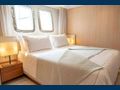 GOLDEN YACHT Sanlorenzo SL104 VIP cabin bed