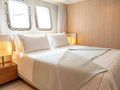 GOLDEN YACHT Sanlorenzo SL104 VIP cabin bed