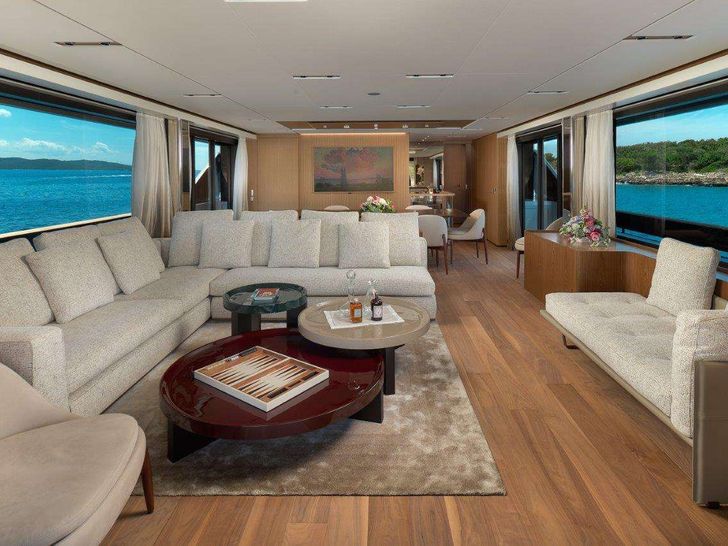 B.A.13 Ferretti 1000 - saloon B.A.13 Ferretti 1000 - saloon