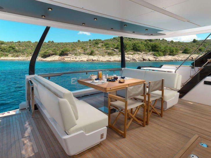 B.A.13 Ferretti 1000 - aft deck B.A.13 Ferretti 1000 - aft deck