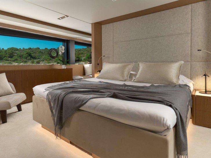 B.A.13 Ferretti 1000 - master cabin B.A.13 Ferretti 1000 - master cabin