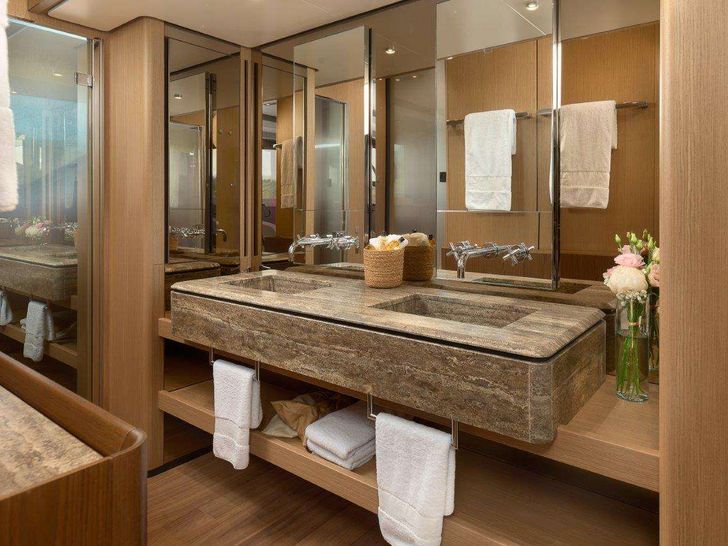 B.A.13 Ferretti 1000 - master cabin bathroom B.A.13 Ferretti 1000 - master cabin bathroom
