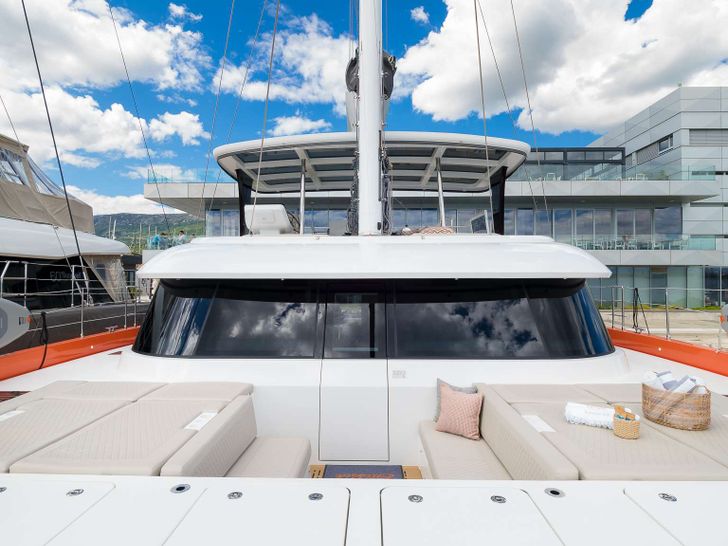 BLESSED Sunreef 50 - foredeck sun pads BLESSED Sunreef 50 - foredeck sun pads