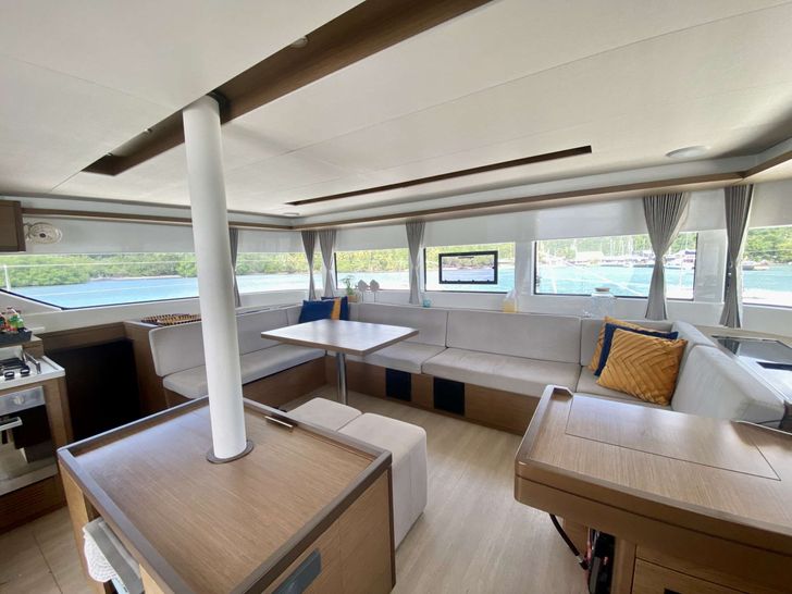 SWAN Lagoon 50 saloon SWAN Lagoon 50 saloon