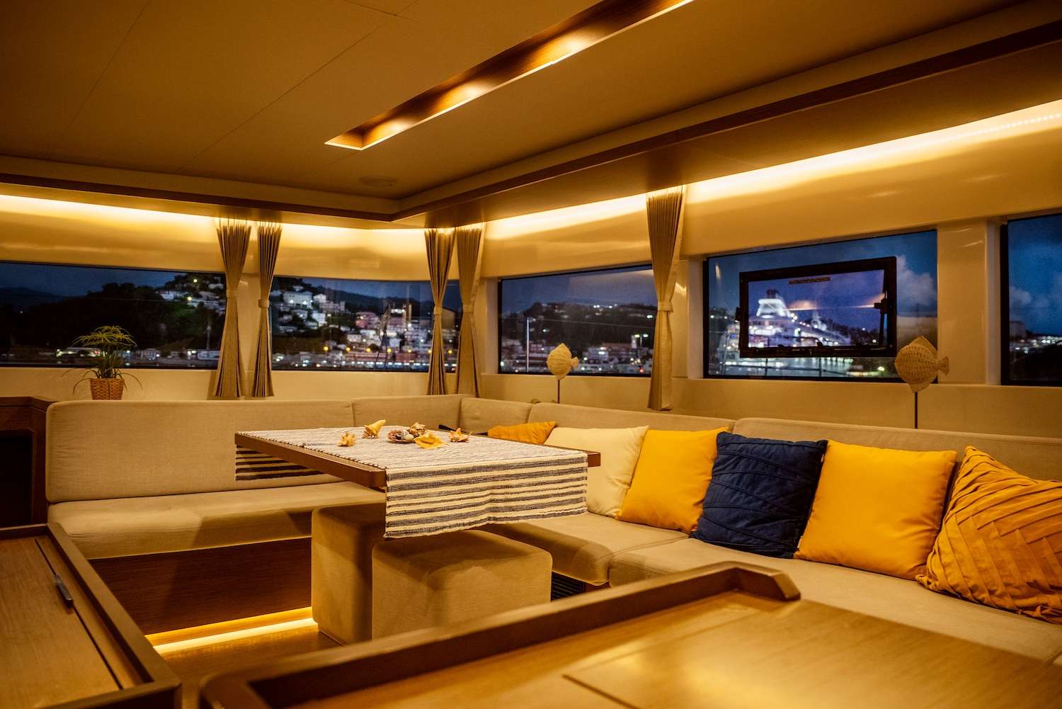 Charter Yacht SWAN - Lagoon 50 - 4 Cabins - Grenada - St. Vincent - Windward - Caribbean