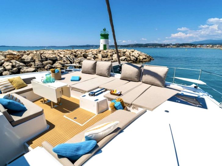 UMIKO Bali 5.4 - foredeck UMIKO Bali 5.4 - foredeck