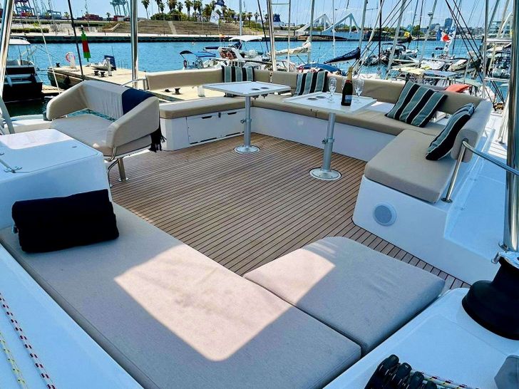 UMIKO Bali 5.4 - flybridge UMIKO Bali 5.4 - flybridge