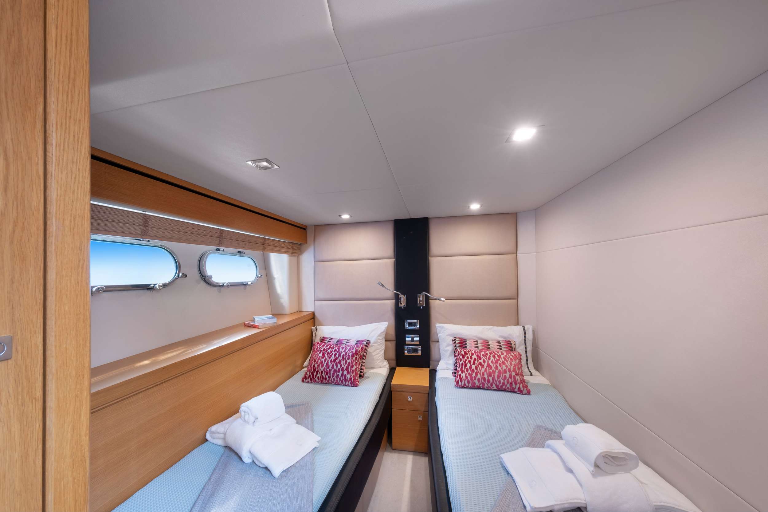 POLPO Sunseeker 69 - twin cabin 1