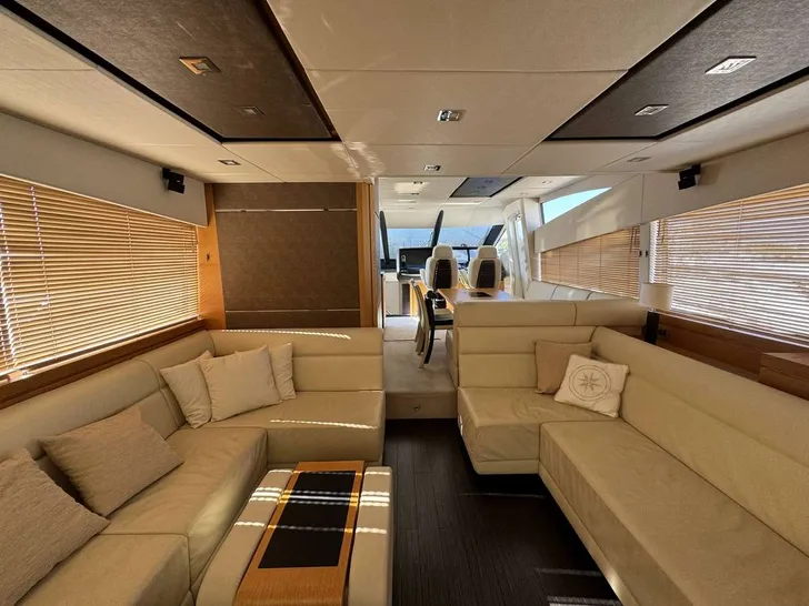 POLPO Sunseeker 69 - saloon POLPO Sunseeker 69 - saloon