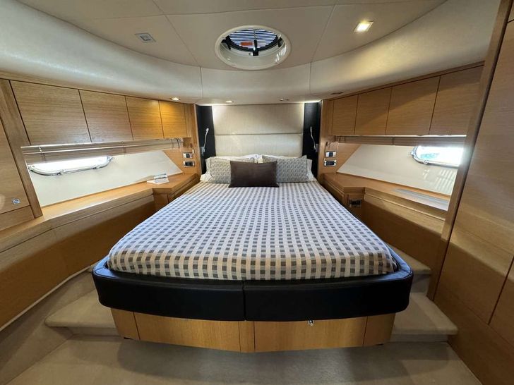 POLPO Sunseeker 69 - VIP cabin POLPO Sunseeker 69 - VIP cabin