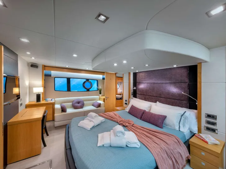 POLPO Sunseeker 69 - master cabin POLPO Sunseeker 69 - master cabin