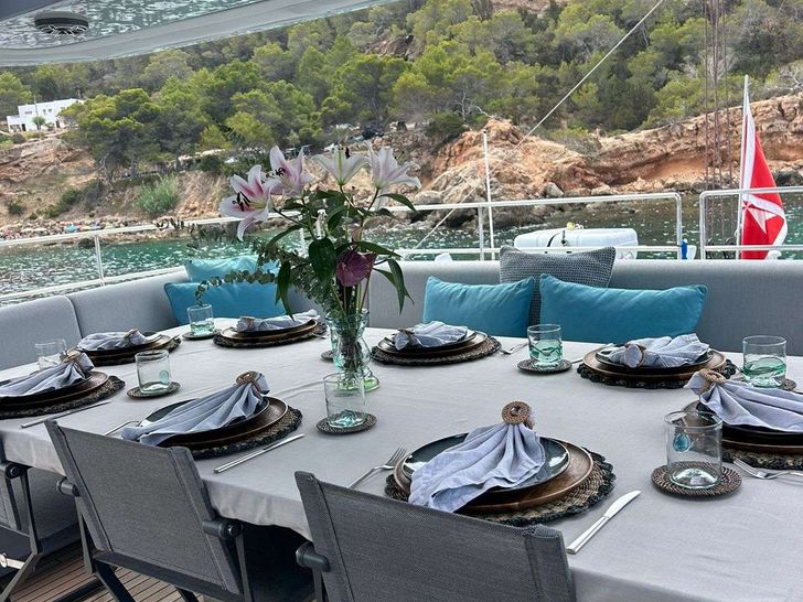 SHADES OF GREY Sunreef 80 - alfresco dining area SHADES OF GREY Sunreef 80 - alfresco dining area