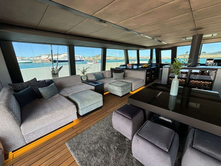 SHADES OF GREY Sunreef 80 - saloon seating SHADES OF GREY Sunreef 80 - saloon seating