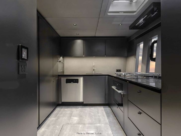 SHADES OF GREY Sunreef 80 - galley SHADES OF GREY Sunreef 80 - galley