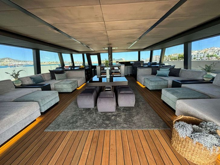 SHADES OF GREY Sunreef 80 - saloon wide shot SHADES OF GREY Sunreef 80 - saloon wide shot