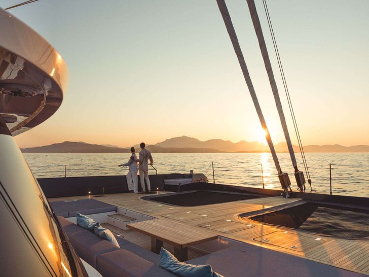 MISCHIEVOUS Sunreef 80 - foredeck MISCHIEVOUS Sunreef 80 - foredeck