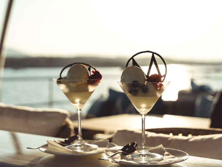 MISCHIEVOUS Sunreef 80 - cocktail MISCHIEVOUS Sunreef 80 - cocktail