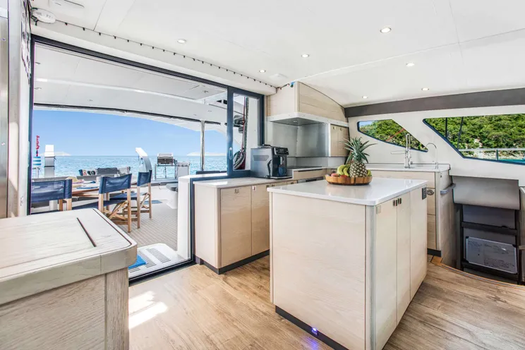 Charter Yacht WILD RUMPUS - Xquisite X5 - 2 Cabins - Nassau - Exumas - Bahamas