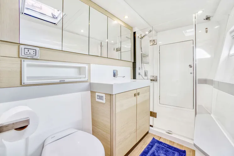 Charter Yacht WILD RUMPUS - Xquisite X5 - 2 Cabins - Nassau - Exumas - Bahamas