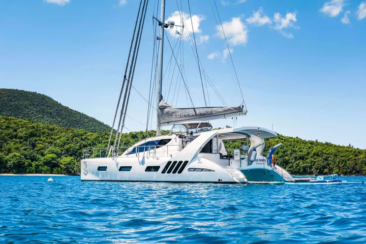Charter Yacht WILD RUMPUS - Xquisite X5 - 2 Cabins - Nassau - Exumas - Bahamas