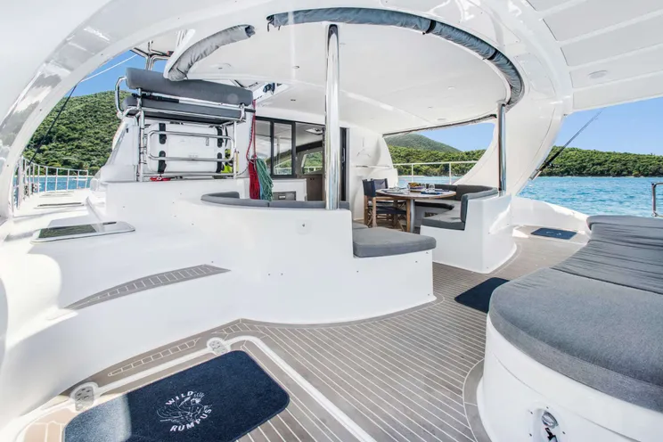 Charter Yacht WILD RUMPUS - Xquisite X5 - 2 Cabins - Nassau - Exumas - Bahamas